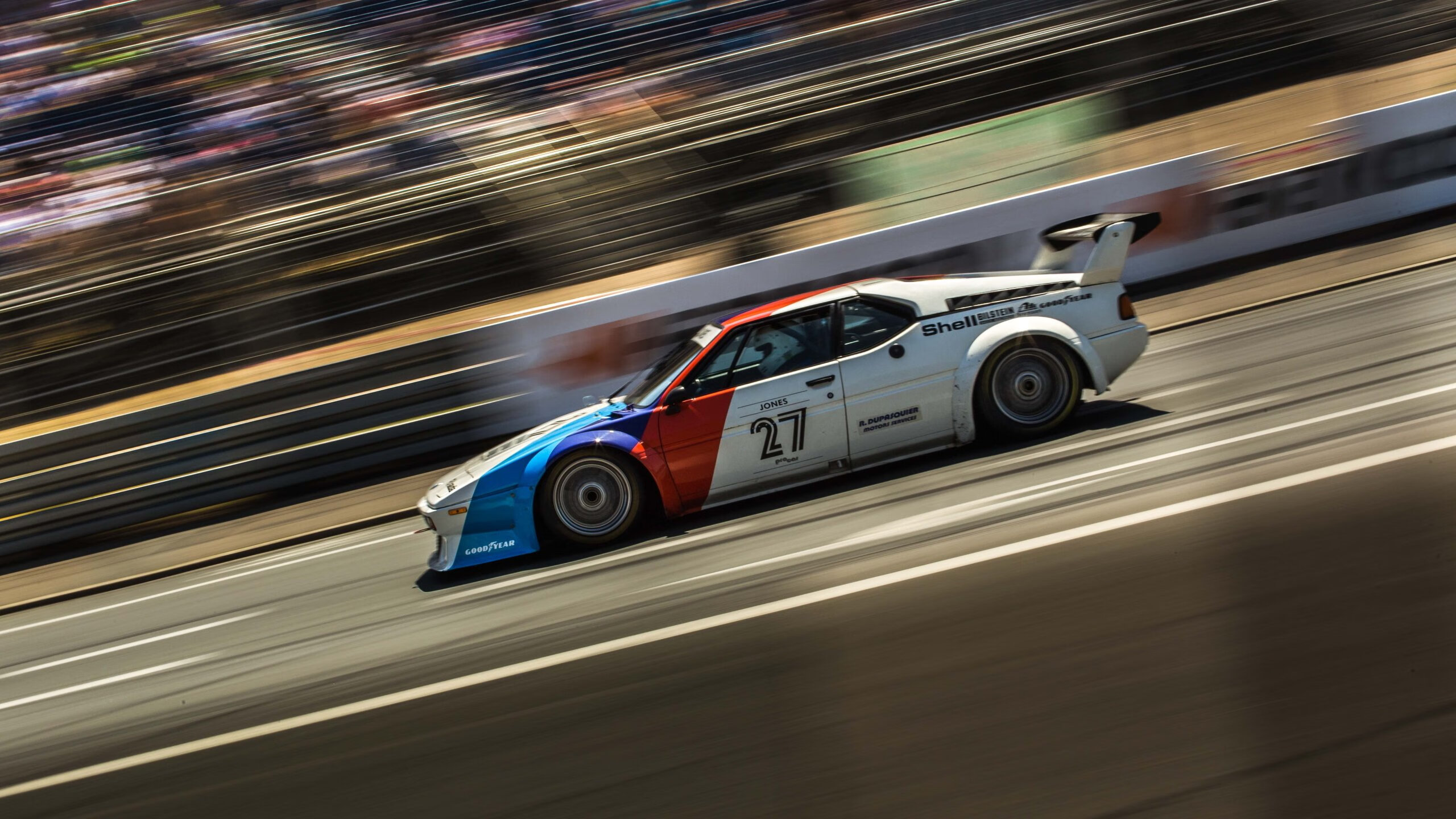 开云官网-户外攀岩赛事，挑战极限的高墙之战，户外攀岩危险吗