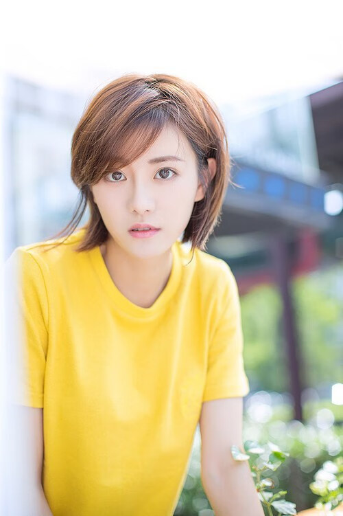 女子仰泳选手后程冲刺亮眼,女子仰泳运动员