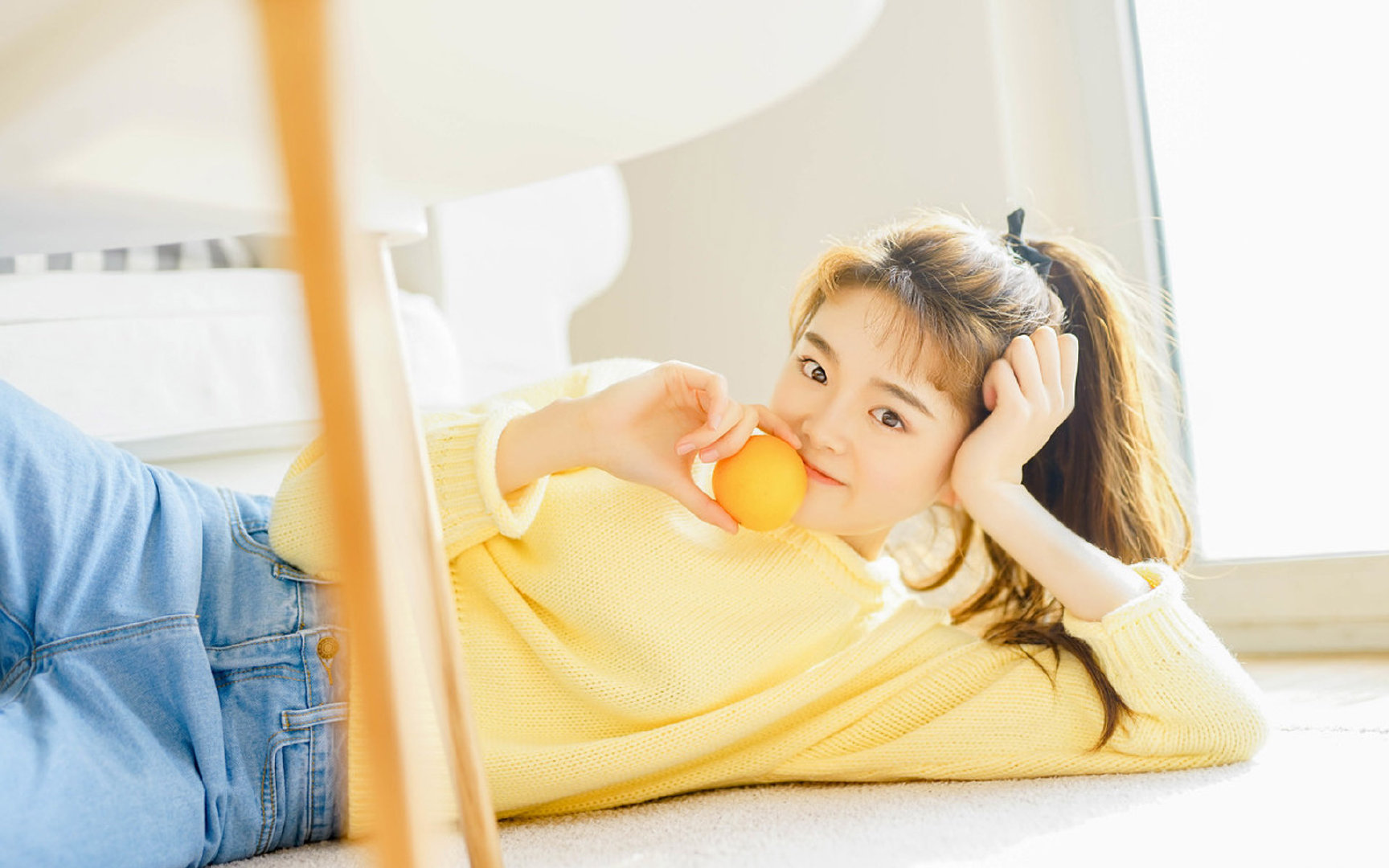 足球赛场新人崭露头角备受期待，足球入场表演