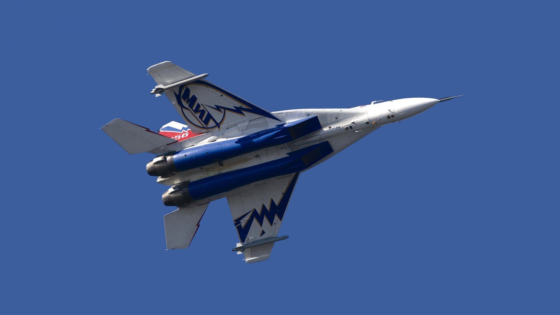 Kaiyun官方登录入口-女篮新秀培养注重场上决策能力强化执行质量，女篮球队训练计划